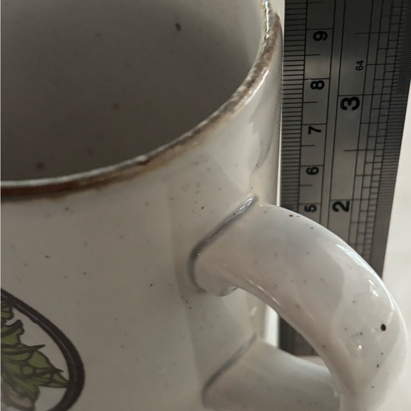 Vintage stoneware ceramic coffee/tea mug made in England with vegetables design - Picture 10 of 10